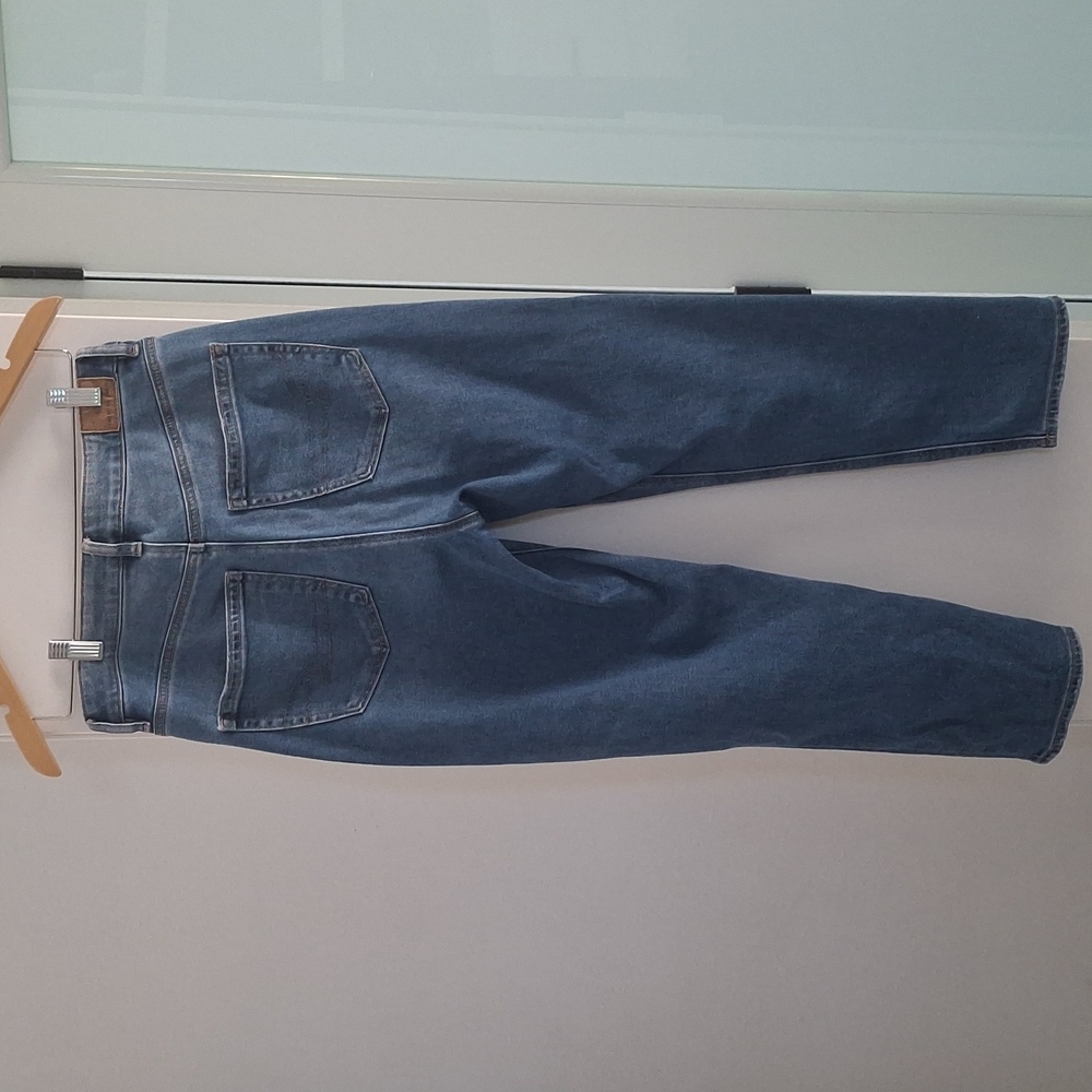 American Eagle Outfitters Highest Rise Mom Jeans - Picture 12 of 14
